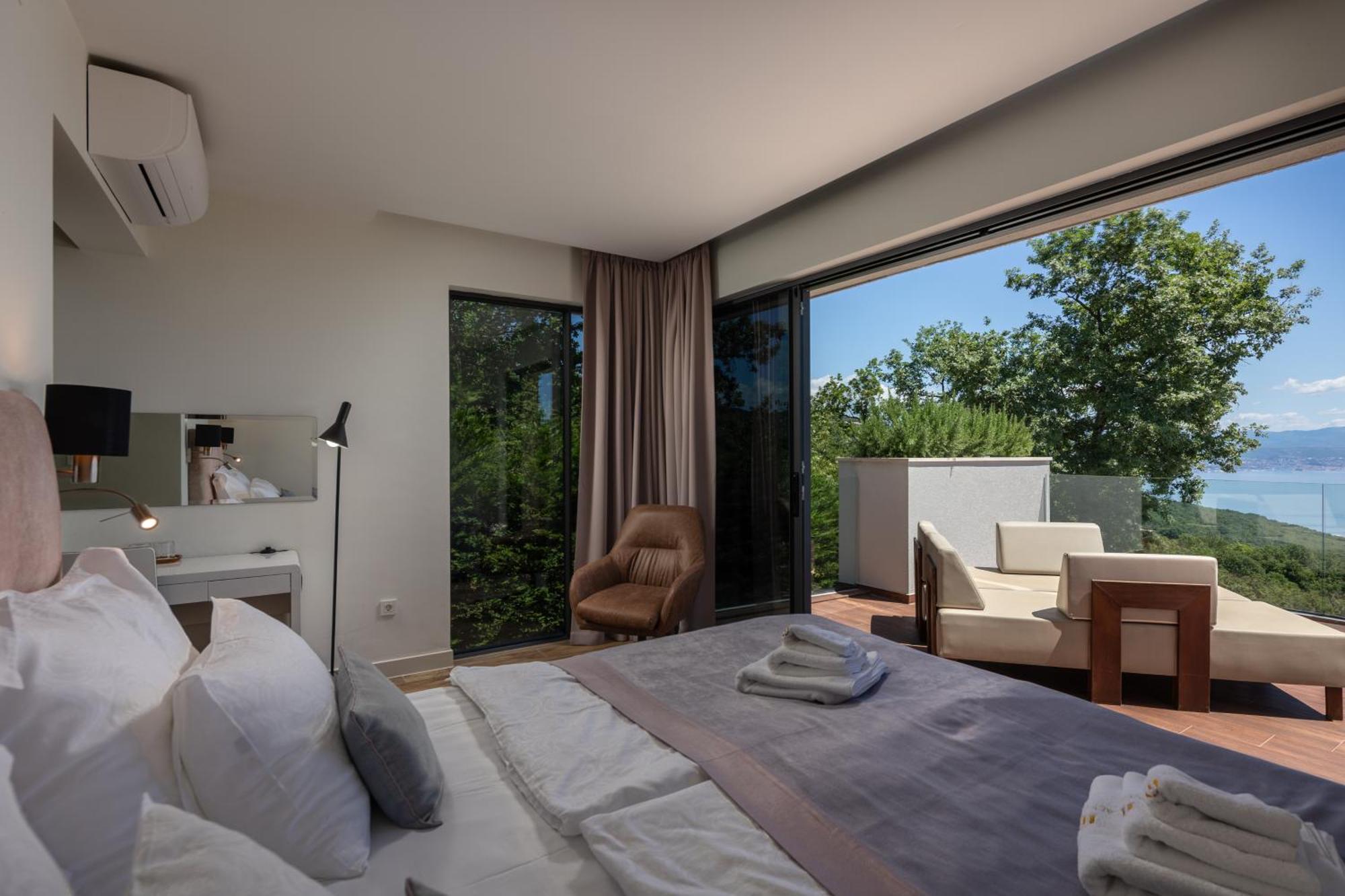 Villa Altavista - Seaview & Relax With Heated Pool & Minigolf Opatija Extérieur photo