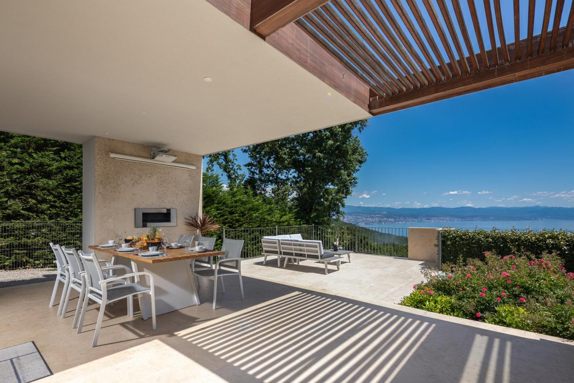 Villa Altavista - Seaview & Relax With Heated Pool & Minigolf Opatija Extérieur photo