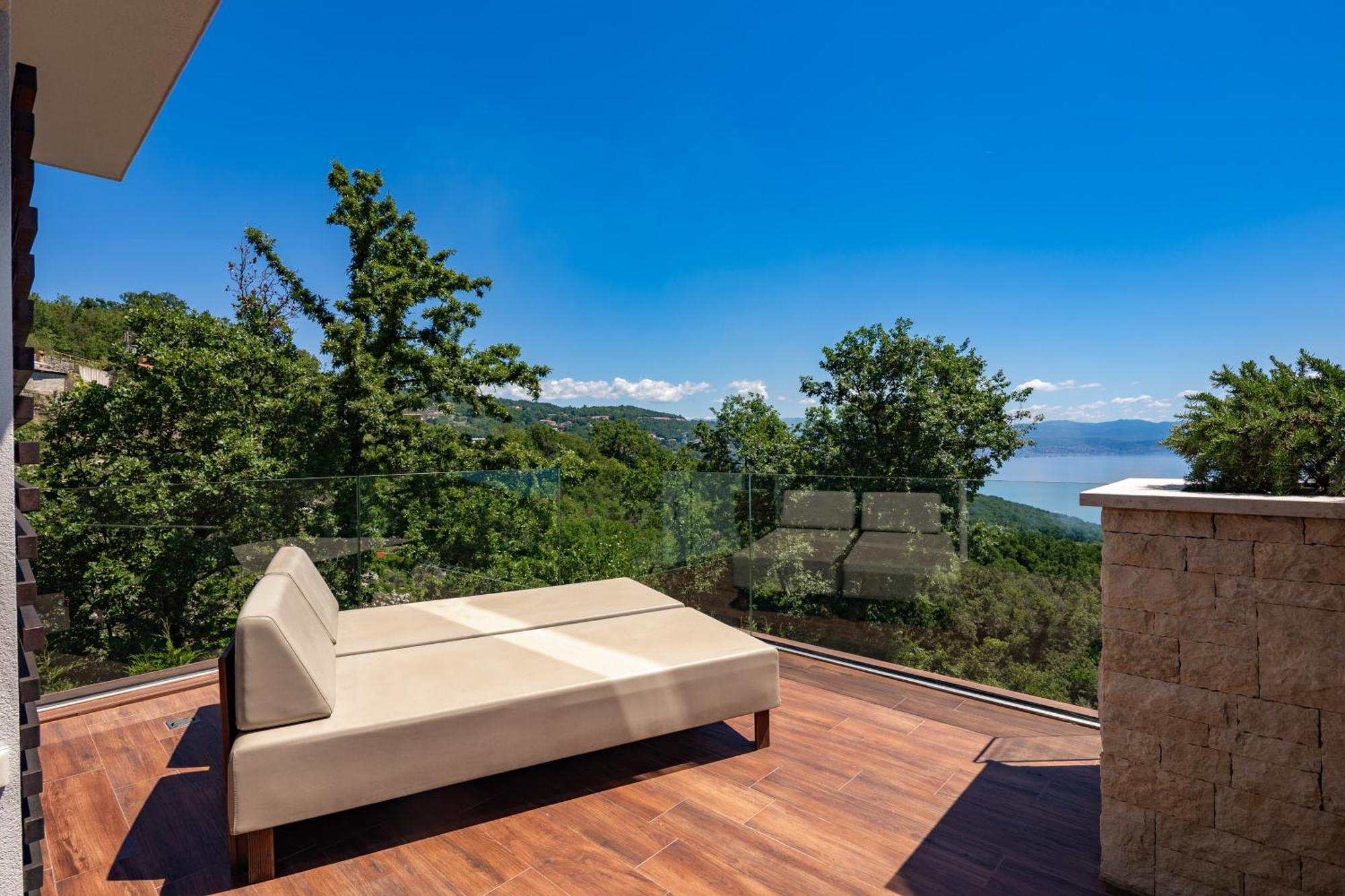 Villa Altavista - Seaview & Relax With Heated Pool & Minigolf Opatija Extérieur photo