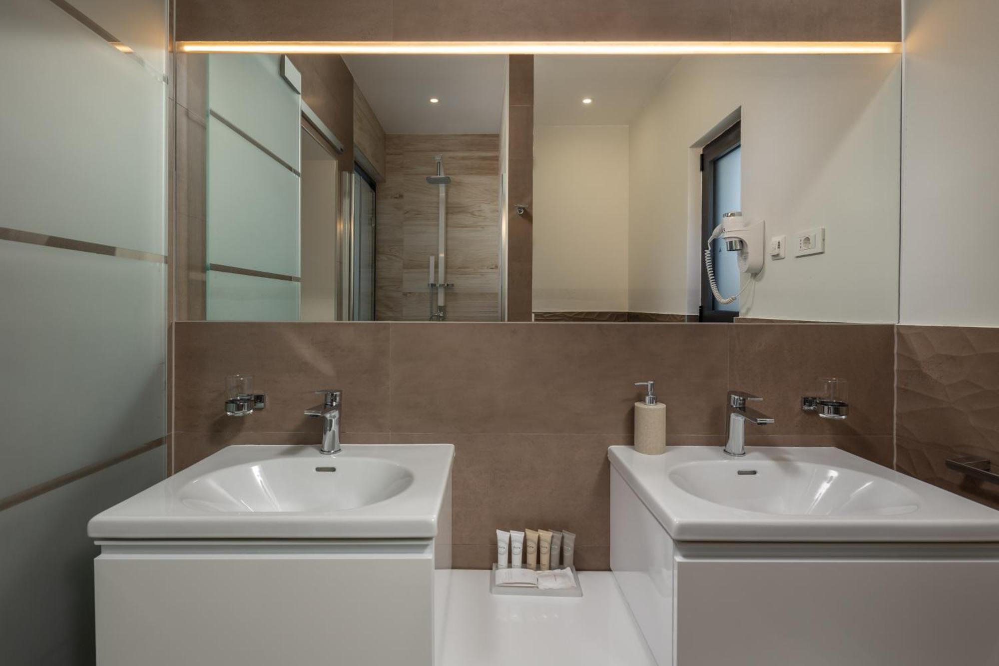 Villa Altavista - Seaview & Relax With Heated Pool & Minigolf Opatija Extérieur photo