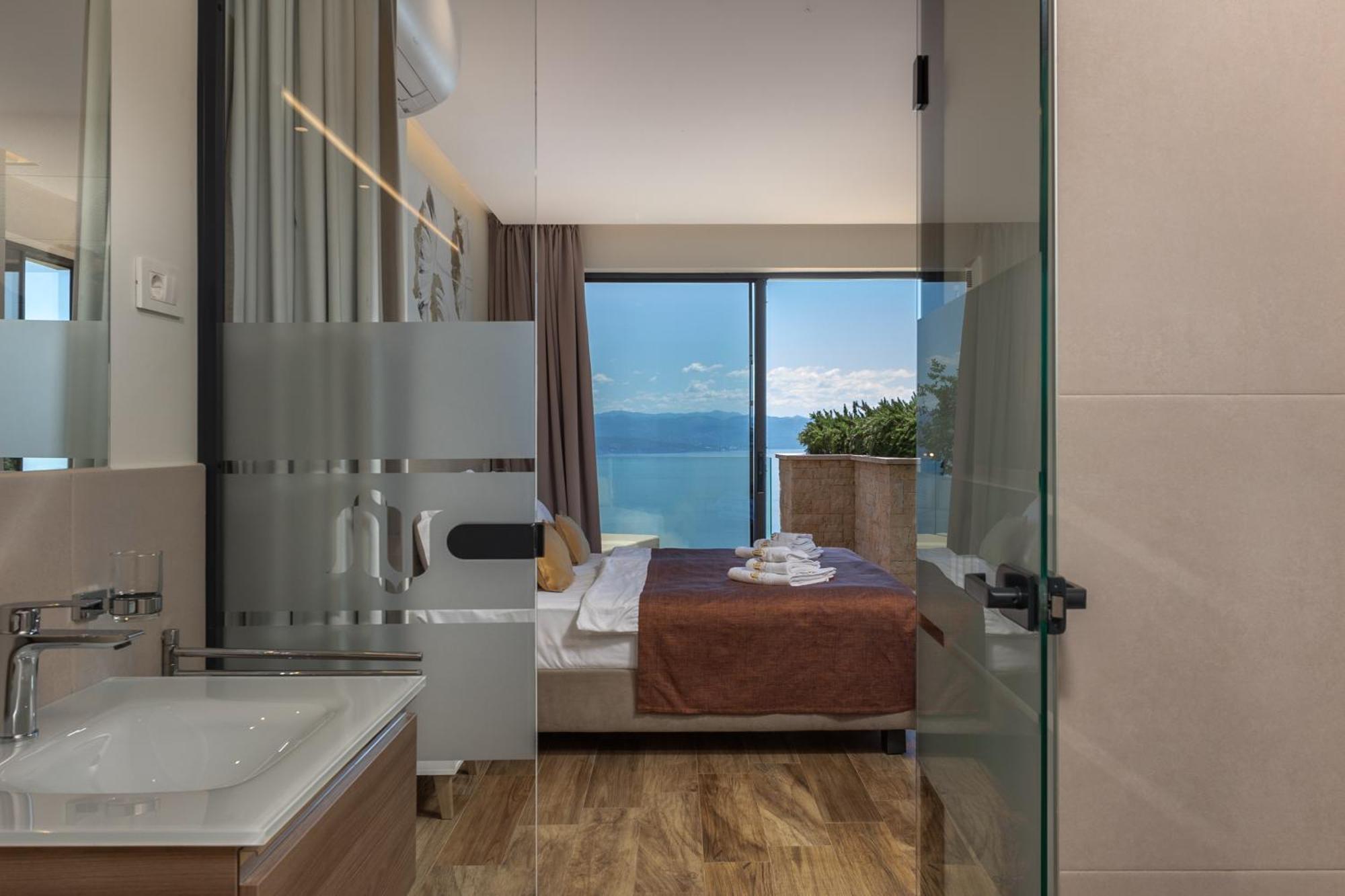 Villa Altavista - Seaview & Relax With Heated Pool & Minigolf Opatija Extérieur photo