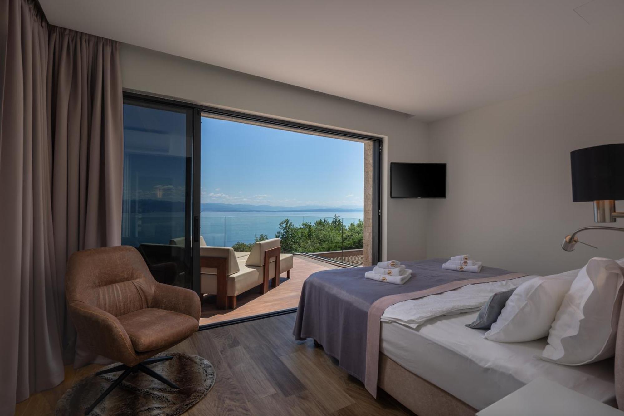 Villa Altavista - Seaview & Relax With Heated Pool & Minigolf Opatija Extérieur photo